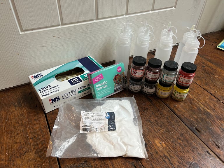Full kit for Tie Dye / Fabric dyeing