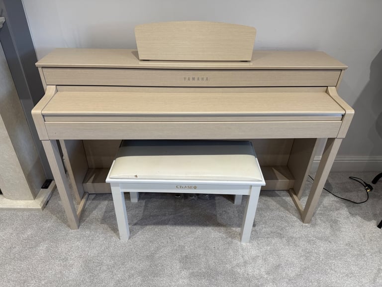 Yamaha clavinova CLP - 635 digital piano