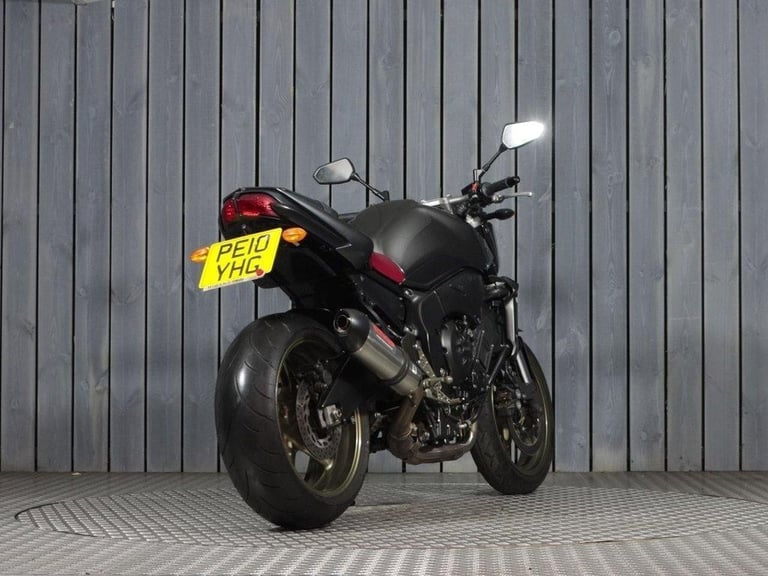 2010 10 YAMAHA FZ1