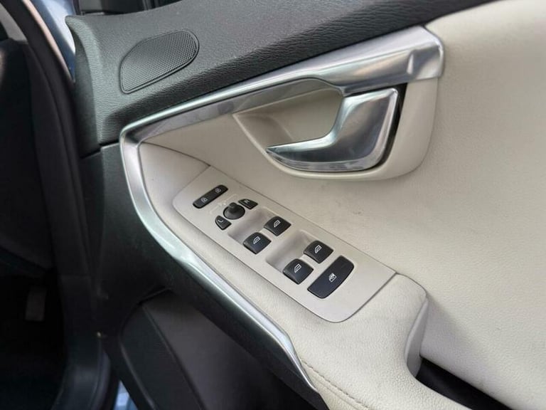 2014 Volvo V40 1.6 D2 Lux Powershift Euro 5 (s/s) 5dr HATCHBACK Diesel Automatic