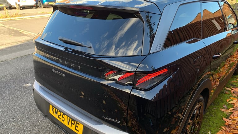 2025 Peugeot 5008 1.2 Hybrid 136 GT 5dr e-DSC6 HATCHBACK PETROL Automatic