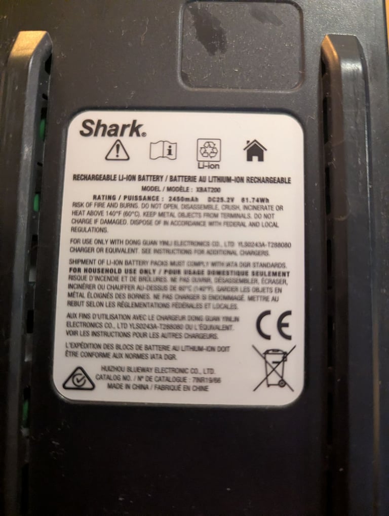 Shark duo clean cordless vacuum batteries x2 and charger