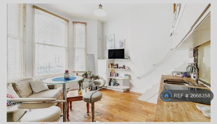 1 bedroom flat in Sinclair Gardens, London, W14 (1 bed) (#2668358)