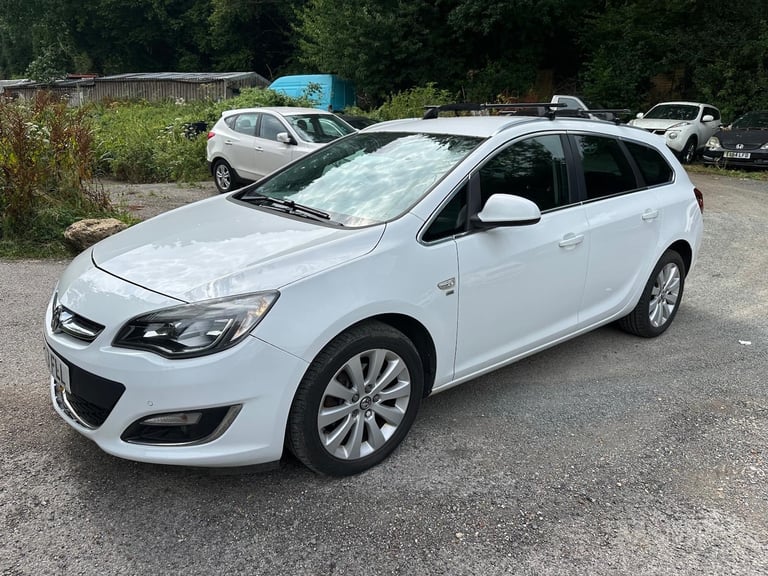2013 Vauxhall Astra 1.7 CDTi 16V ecoFLEX SE 5dr SPARES IR REPAIRS ESTATE Diesel Manual - Image 3