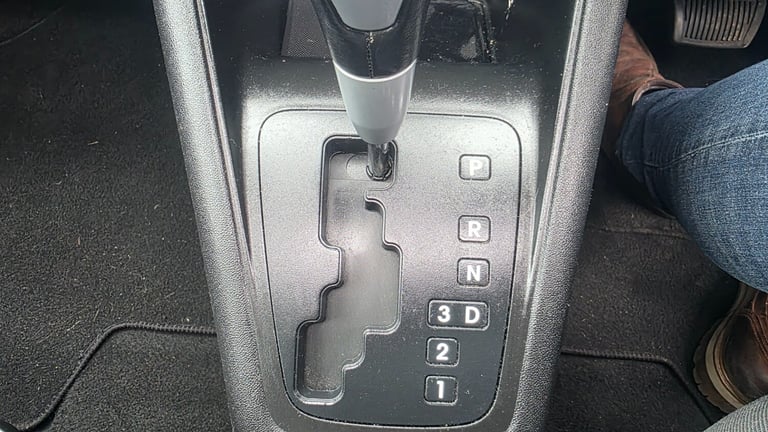 2011 Kia Venga 1.6 3 5dr Auto HATCHBACK Petrol Automatic