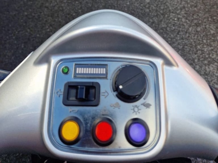 KYMCO MAXI XLS 8MPH Mobility Scooter SERVICED Excellent Condition NEW BATTERIES