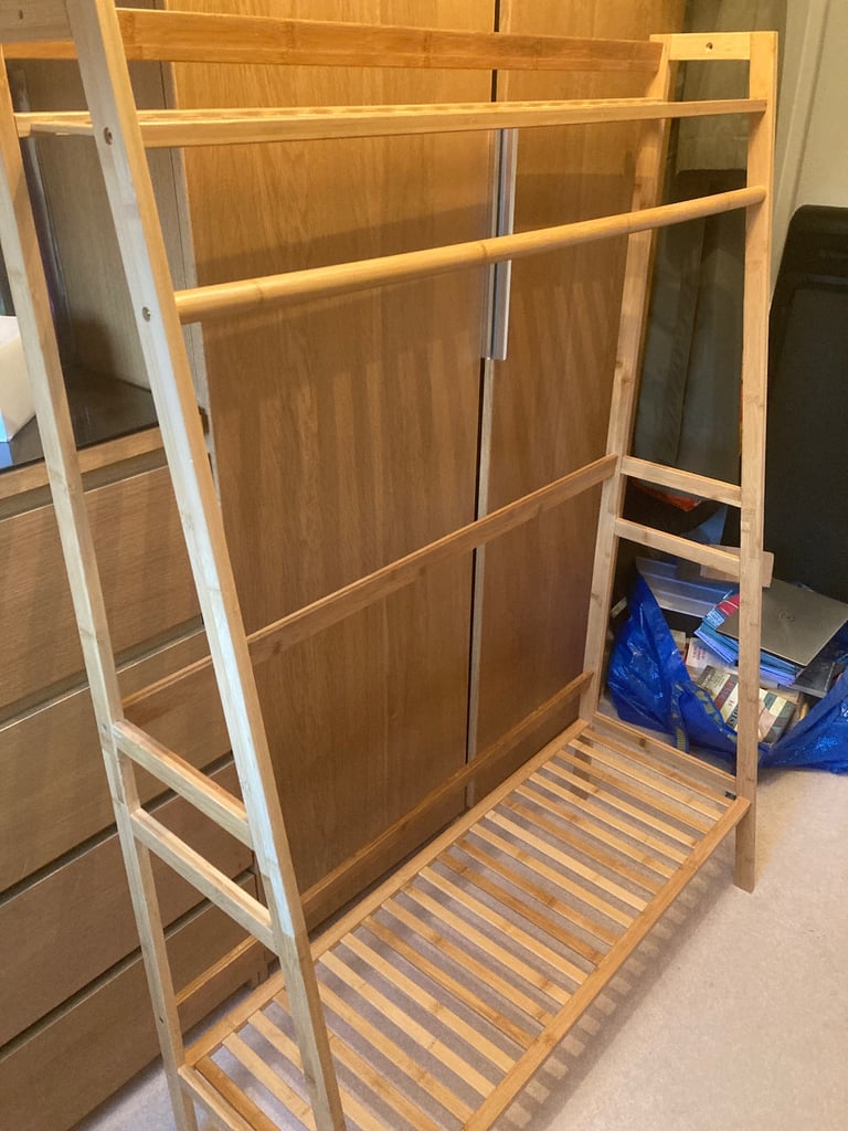 Hanging storage 