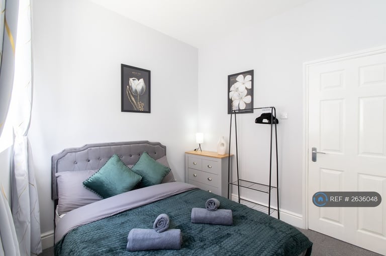 2 bedroom flat in Kingston House, Southsea, PO5 (2 bed) (#2636048)