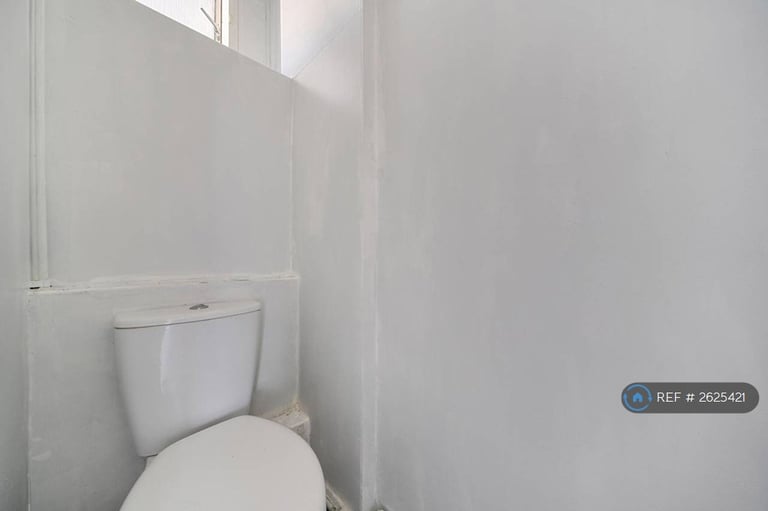 Studio flat in Boisseau House, London, E1 (#2625421)