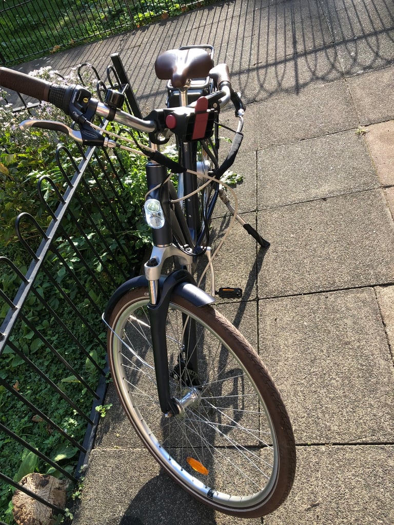 Lovely Adult Electric City Bike Bicycle 36V Battery Elops in very good condition 