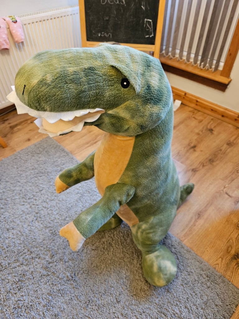 Huge dinosaur over 1 metre, from smoke & pet free home