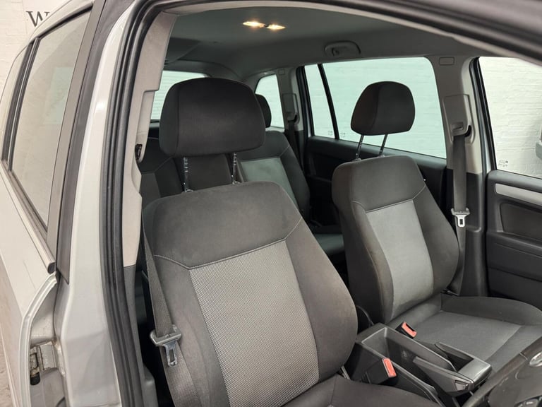 2012 Vauxhall Zafira 1.6 16V Design Euro 5 5dr (SNav) MPV Petrol Manual