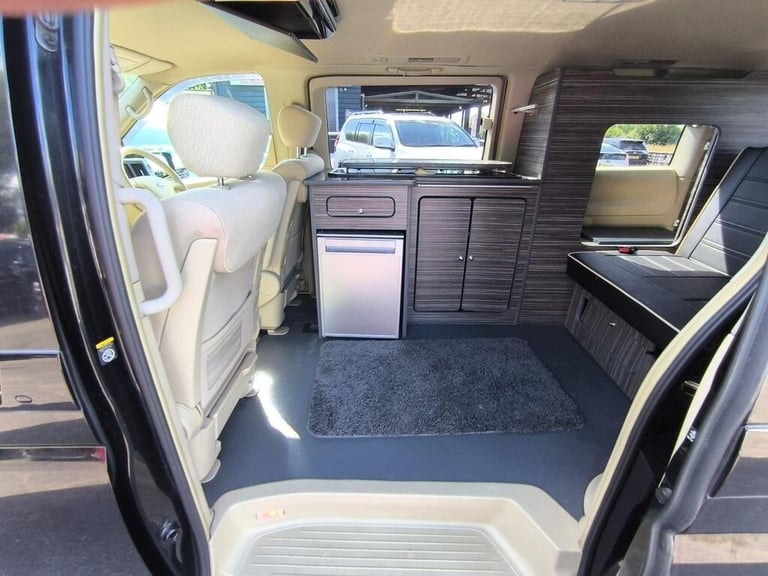2008 Nissan Elgrand 2.5 Petrol 8 Seats Automatic Camper Van Roof LED TV ULEZ Free MPV Petrol Auto...