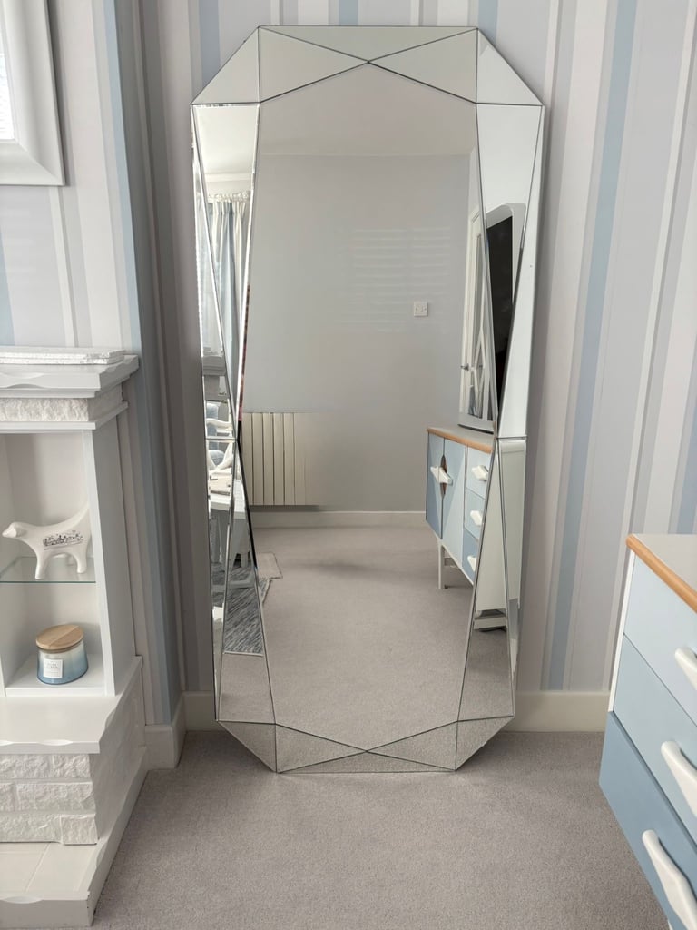 Leaner or wall mounted large full length mirror 