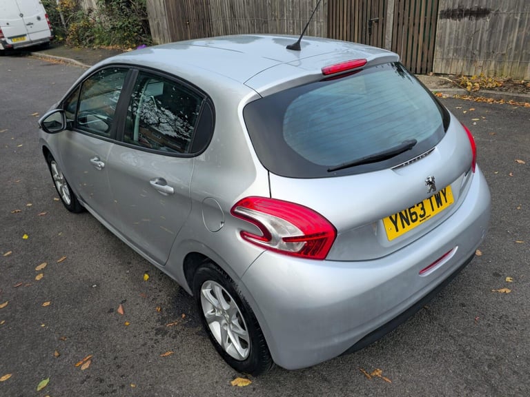 2013 Peugeot 208 1.2 VTi Active 5dr HATCHBACK PETROL Manual