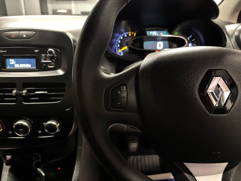 2016 Renault Clio 1.2 16V Play 5dr HATCHBACK Petrol Manual