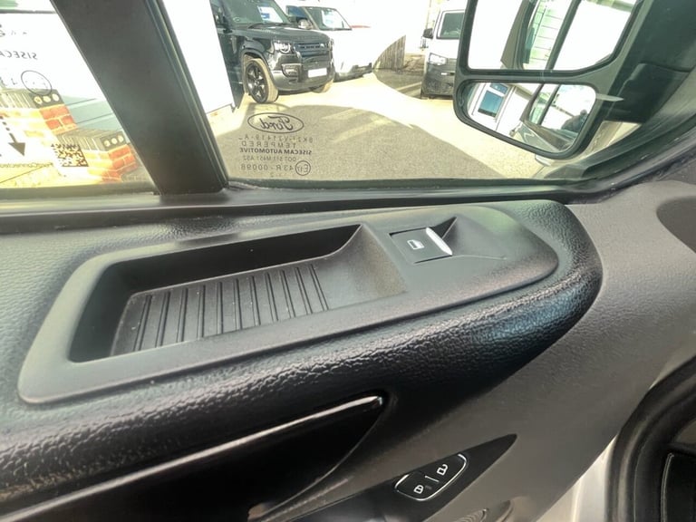 2022 Ford Tourneo Custom 2.0 EcoBlue 130ps L/R 8 Seater Titanium Auto MPV DIESEL Automatic