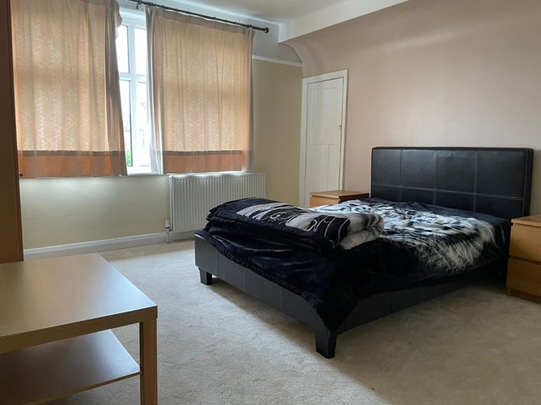 image for King Size Double Room to rent at London Road, Sutton SM3. Only for single & Couples professionals.