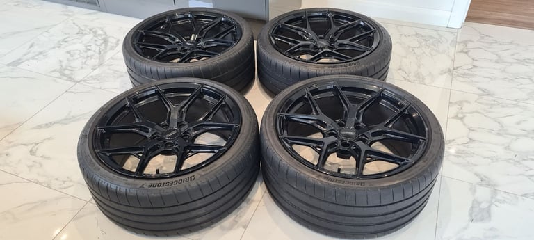 Black Vossen HF5 Wheels with tyres
