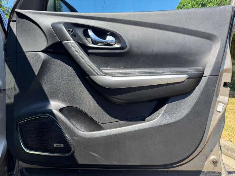 2017 Renault Kadjar 1.2 TCe Signature Nav Euro 6 (s/s) 5dr HATCHBACK Petrol Manual