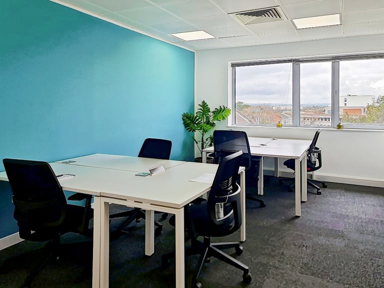 Crawley - RH10 1JH, Modern furnished membership Co-working office space at Station Way - Pinnacle