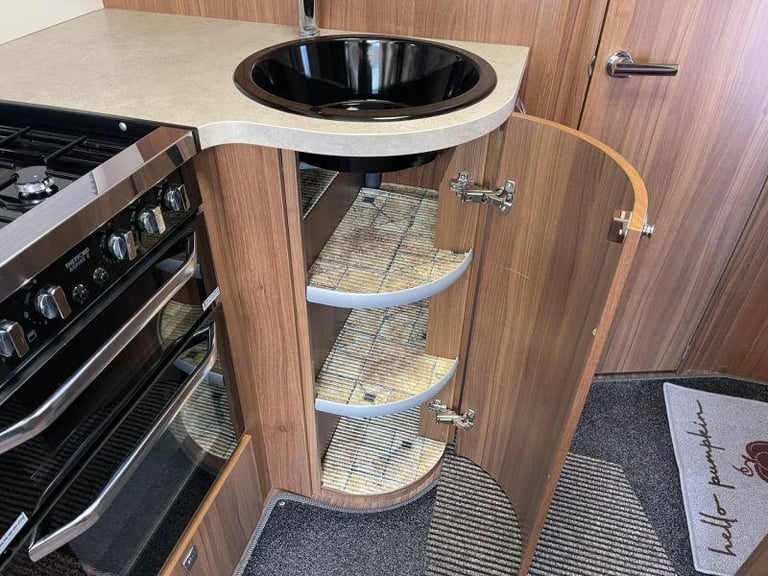Elddis Majestic 275
