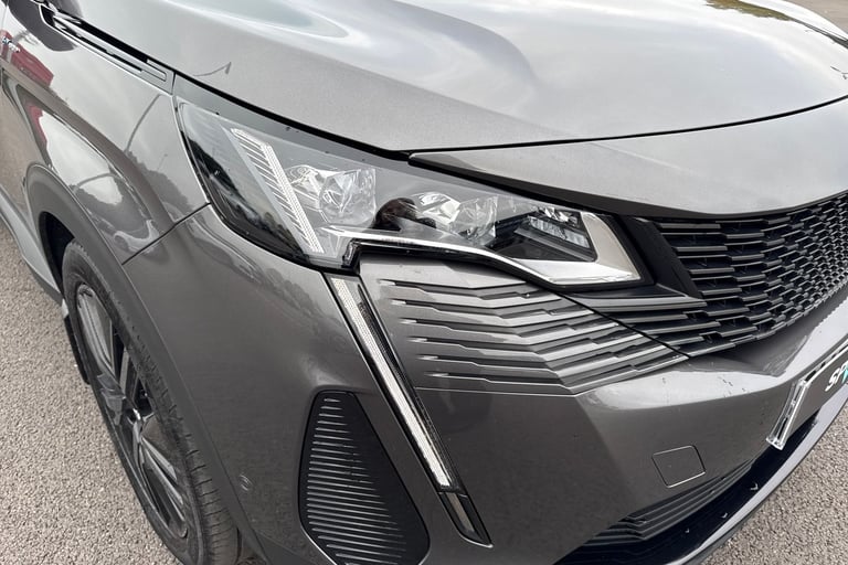 2022 Peugeot 3008 1.6 13.2kWh GT Premium e-EAT Euro 6 (s/s) 5dr SUV PETROL/ELECTRIC Automatic