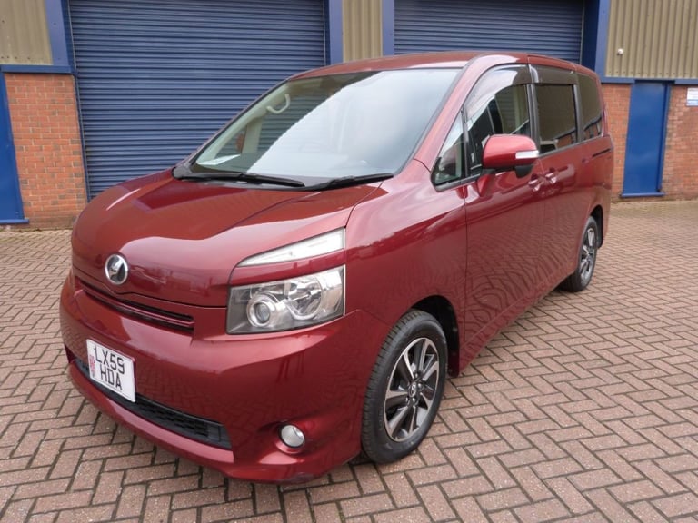  Toyota Voxy XL Model 2.0i Auto Petrol