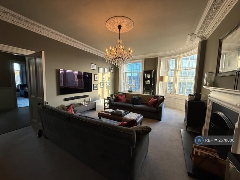 3 bedroom flat in Grosvenor Street, Edinburgh, EH12 (3 bed) (#2678886)