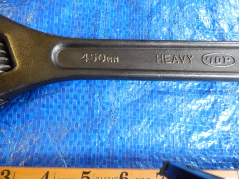 Very large adjustable spanner - 450mm/18" length