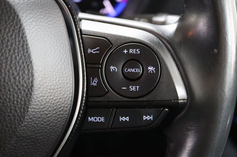 2020 Toyota Corolla 2.0 VVT-h Design Hatchback 5dr Petrol Hybrid CVT Euro 6 (s/s) (184 ps) Hatchb...