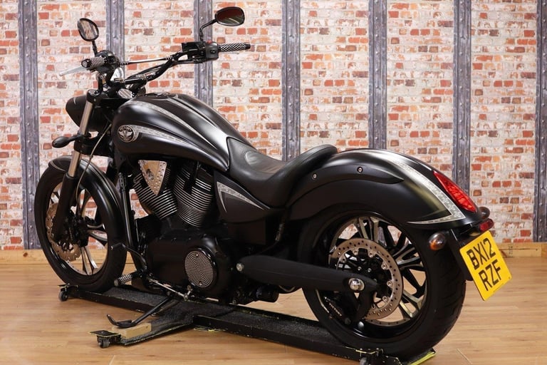 2012 VICTORY VEGAS ZACH NESS LIMITED EDITION - 17,009 MILES - MSR EXHAUST!