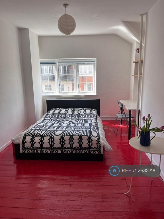 4 bedroom flat in Seymour House, London, NW1 (4 bed) (#2632718)
