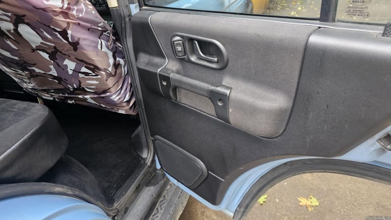 2004 Land Rover Discovery 2.5 TD5 S Station Wagon 5dr (7 Seats) ESTATE Diesel Automatic