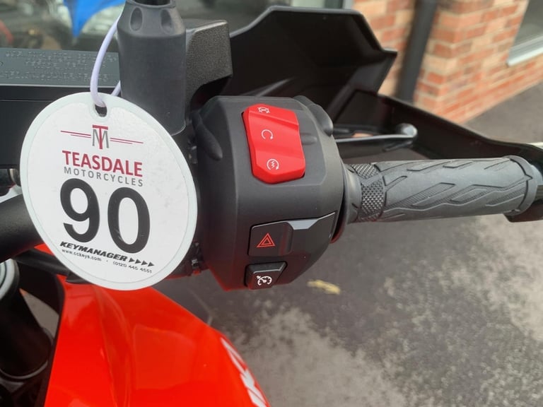 Suzuki DL 1050 V-STROM - 3652 miles - 2 YEAR WARRANTY