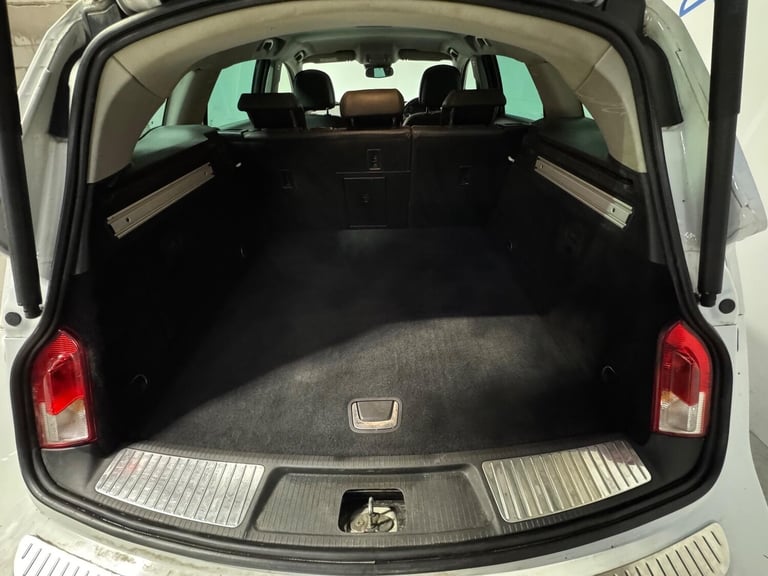 2015 Vauxhall Insignia 2.0 CDTi SRi Nav Sports Tourer Auto Euro 5 5dr Estate Diesel Automatic