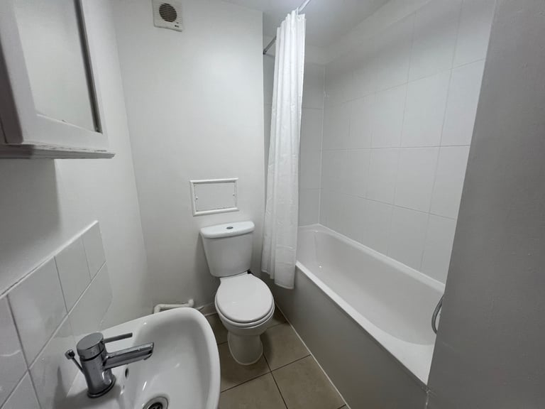Brand New, Luxury, 1 Bed Garden Flat, 20 Mins To Central London 