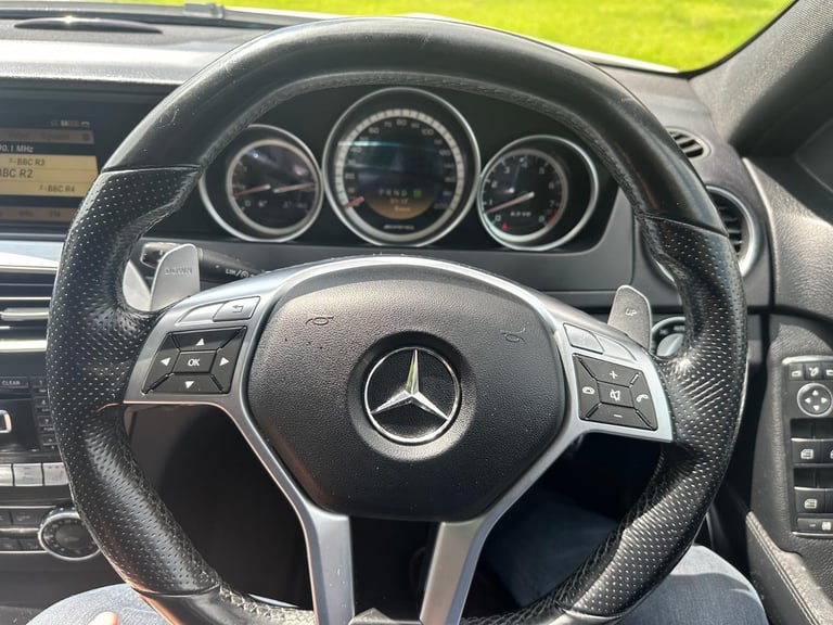 *** 2012 Mercedes-Benz C63 AMG 6.2 V8 460 BHP *** SUN-ROOF 