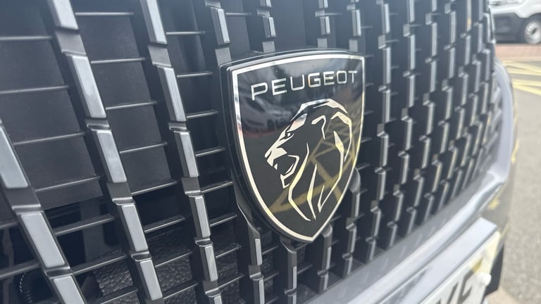 2024 Peugeot 2008 1.2 HYBRID GT SUV 5dr Petrol Hybrid e-DSC6 Euro 6 (s/s) (136 ps) SUV Hybrid Aut...