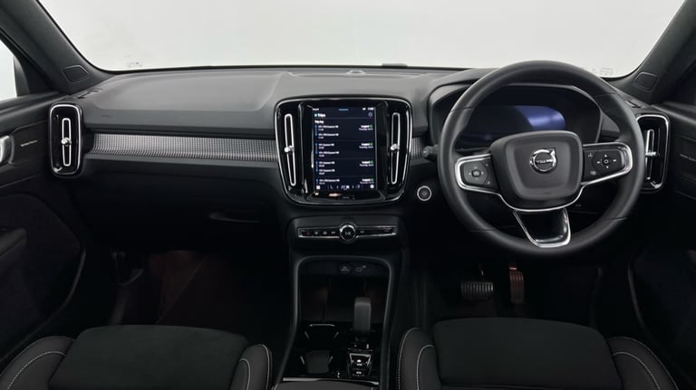2025 Volvo XC40 Ultra, B4 Mild hybrid, Petrol, Dark Estate Petrol Automatic