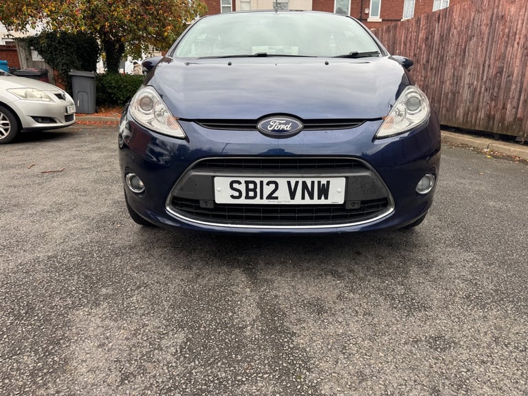 Automatic Ford, FIESTA, Hatchback, 2012, 1388 (cc), 5 doors