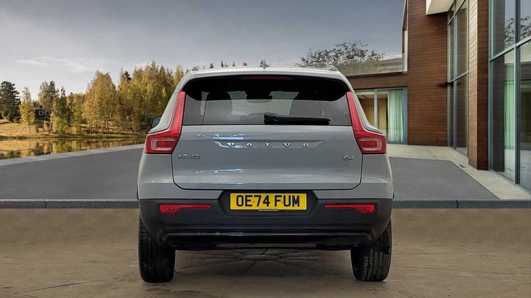 2024 Volvo XC40 2.0 B4P Ultra Dark 5dr Auto SUV Petrol Automatic