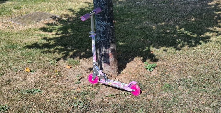 Junior Kids Scooter - Pink, 2 Wheels, Lights up, Unicorn theme, foldable