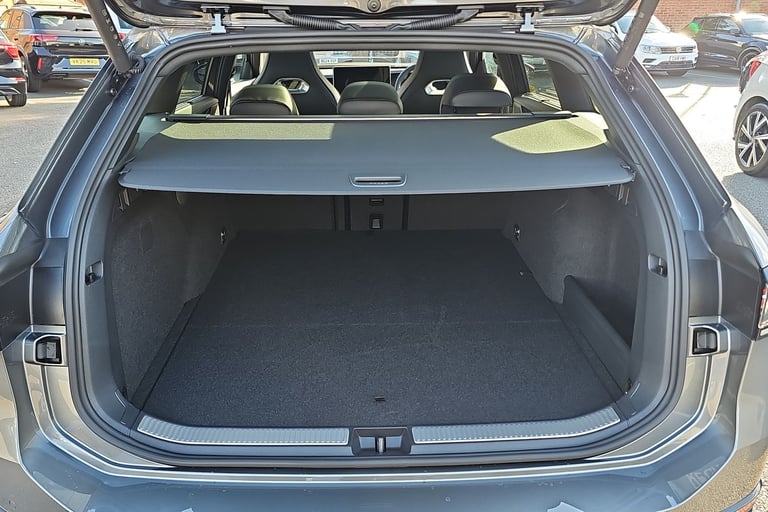 2025 Volkswagen Passat 1.5 TSI eHybrid Black Edition 5dr DSG ESTATE PETROL/ELECTRIC Automatic