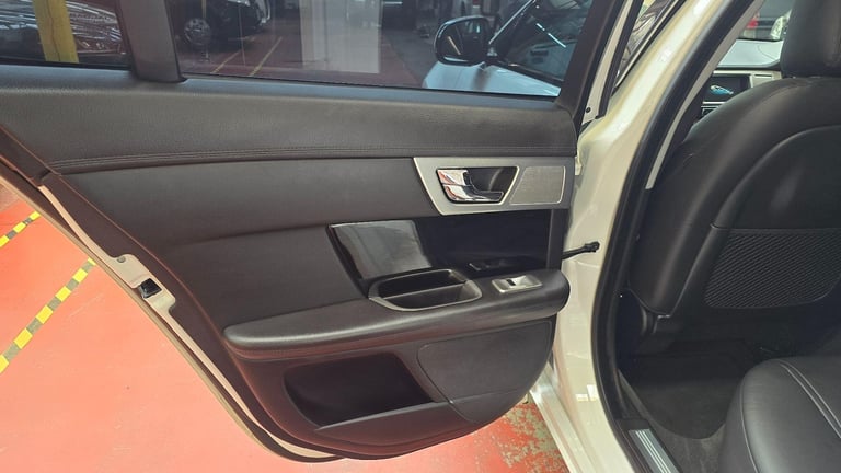 Jaguar XF 2.0I PORTFOLIO ULEZ FREE LOW MILEAGE  Petrol Automatic