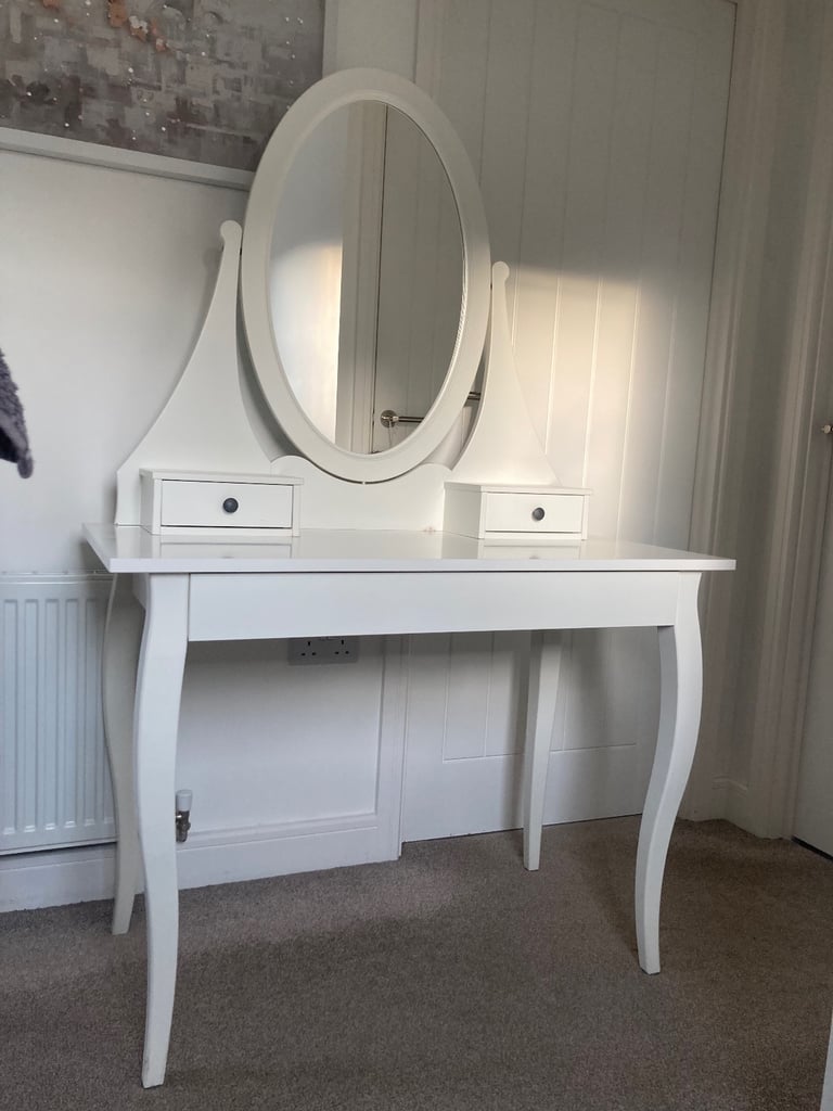 Dressing table 