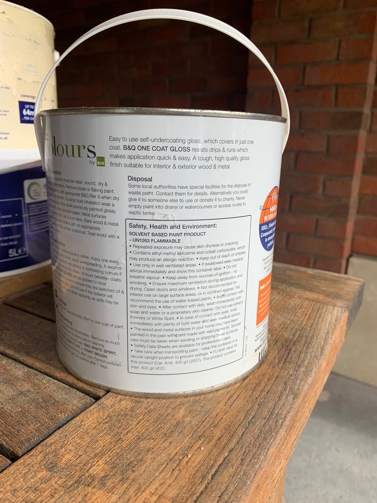 B&Q white gloss paint interior & exterior 2.5 litre - Free