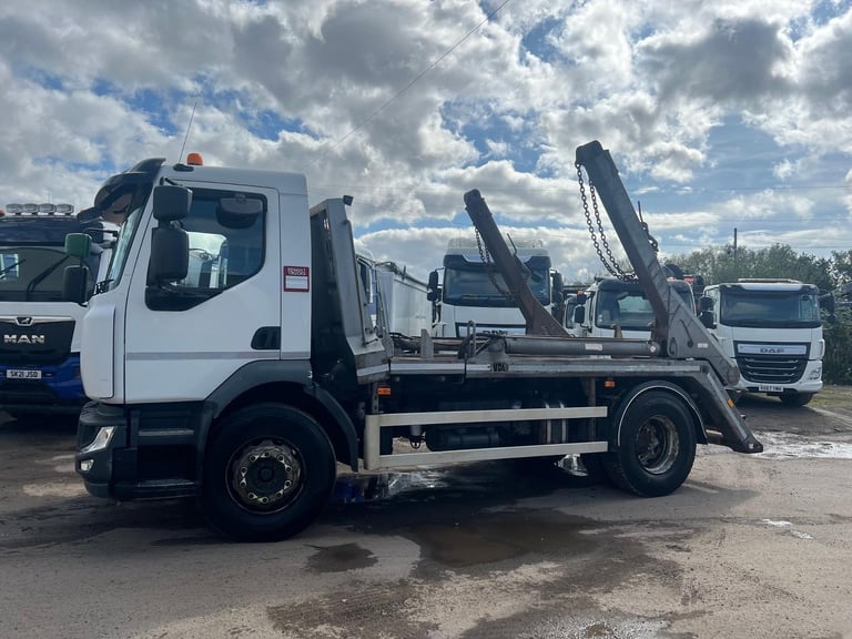 Renault D (D) 18 TONNE VDL SKIP LOADER, 