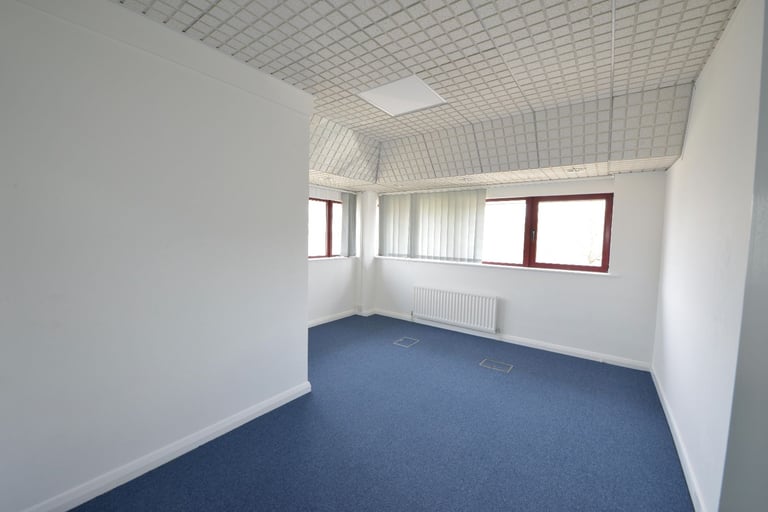 Serviced Offices Studio Storage Space Watford 24/7 Access - Parking & Bills Included OCTOBER FREE