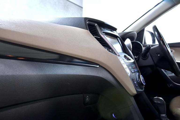 2014 Hyundai Santa Fe 2.2 CRDi Premium SE SUV 5dr Diesel Auto 4WD Euro 5 (7 seat) (194 bhp) ESTAT...